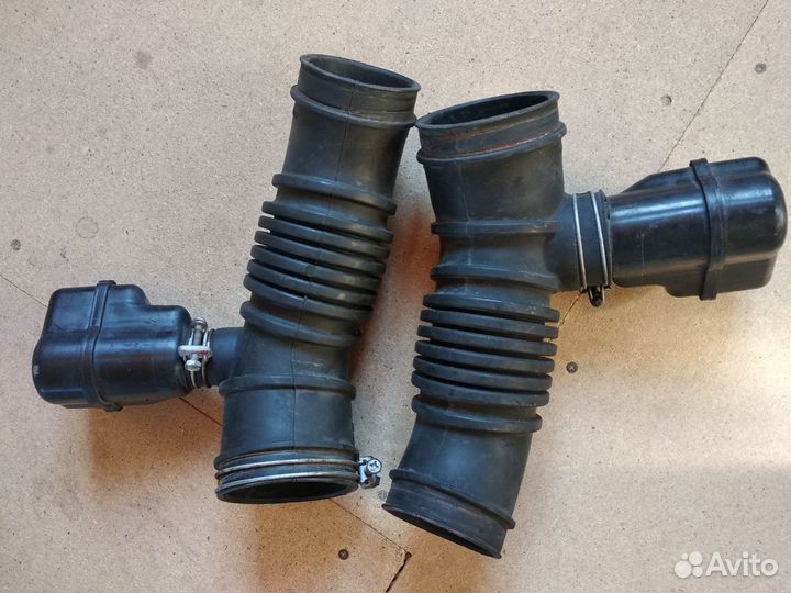 Воздухозаборник патрубок Mitsubishi Pajero Io