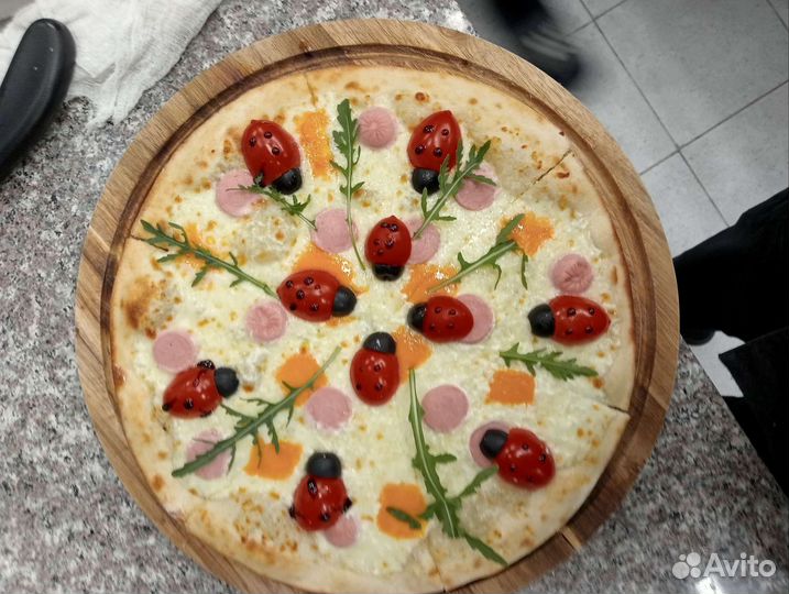 Пиццамейкер, повар холодного цеха