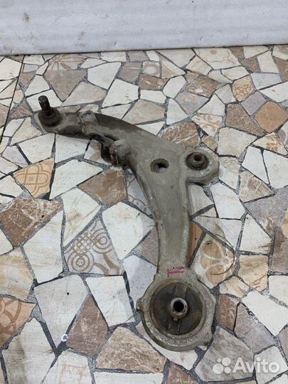 Рычаг подвески передний Nissan Teana J32