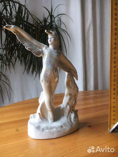 Статуэтка «Балерина аист»