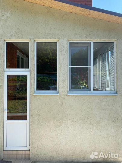 Установка дверей из пвх. Металлопластиковые двери