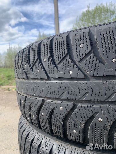 Bridgestone Ice Cruiser 5000 235/65 R17