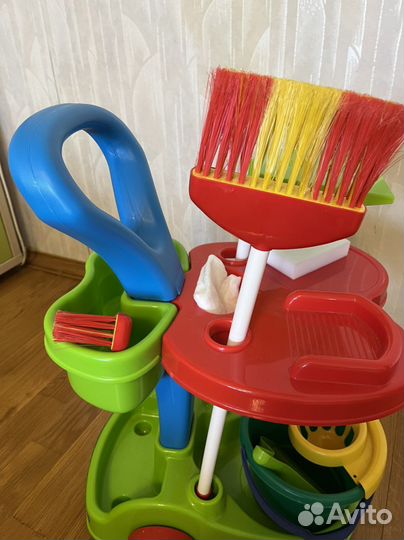 Тележка с набором для уборки детская