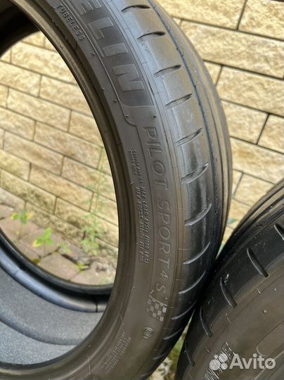 Michelin Pilot Sport 4 S Acoustic 275/35 R21