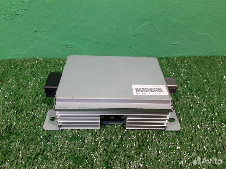 Усилитель акустической системы Dodge Caliber PM 2