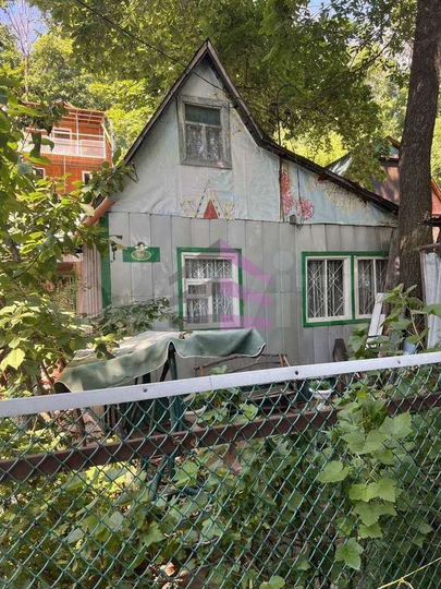 Дом 25,9 м² на участке 2 сот.