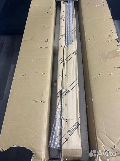 Люк Toyota Land Cruiser 300 (Стекло люка)