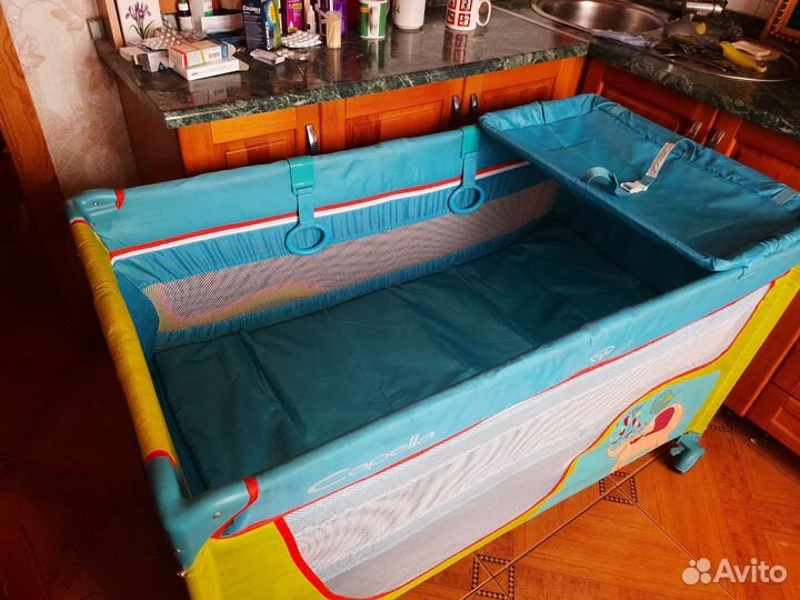 Манеж-кровать складывается в сумку