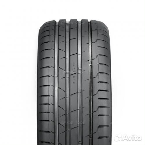Nokian Tyres Hakka Black 2 245/40 R20 и 275/35 R20