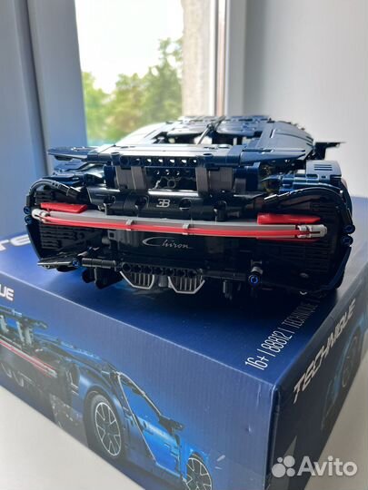 Конструктор из блоков Bugatti Chiron 1:8