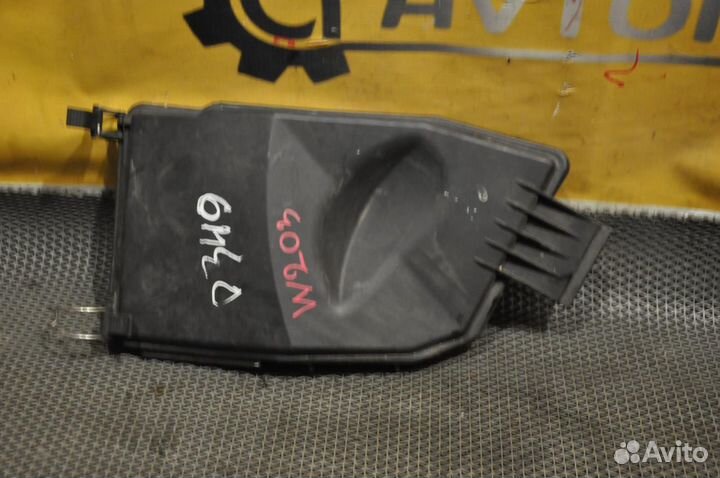 Крышка блока предохранителей mercedes-benz C-cla