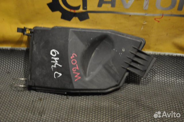 Крышка блока предохранителей mercedes-benz C-cla