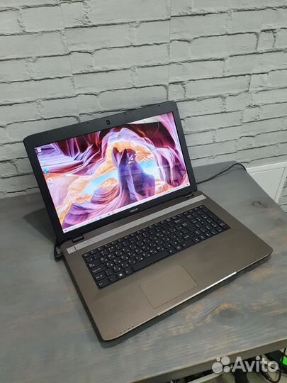 Ноутбук Core i3 8GB/256GB Dexp Atlas H133 17.3