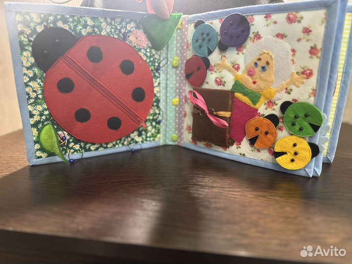 Книга из фетра ручной работы