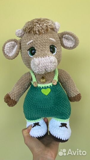 Вязаная игрушка бычок амигуруми