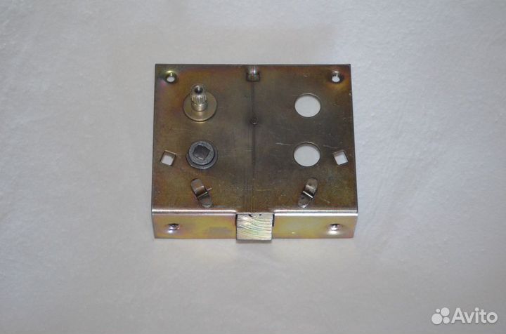 Замок двери левый 76-6105013-А