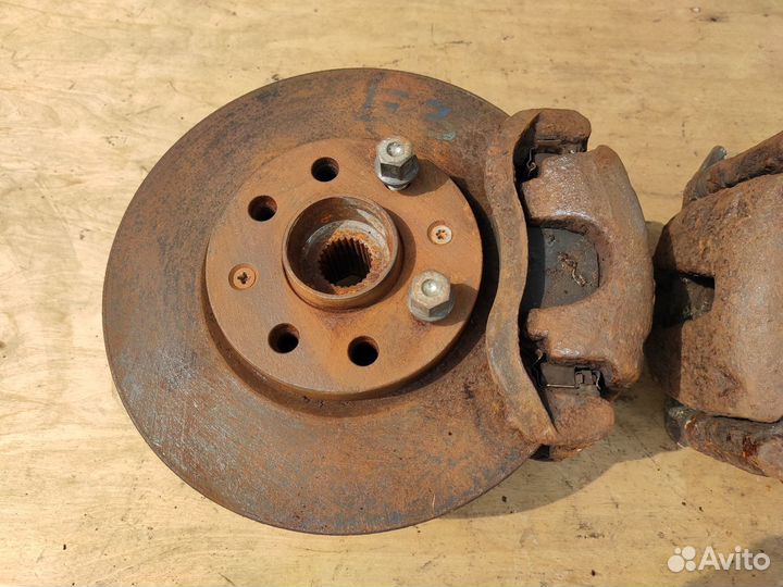 Кулак поворотный Z13DTJ на Opel Corsa D