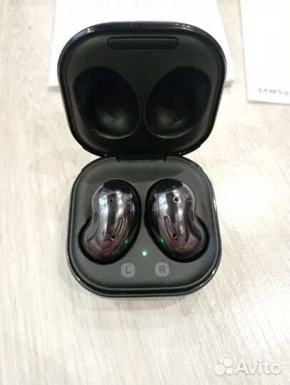 Беспроводные наушники samsung buds live