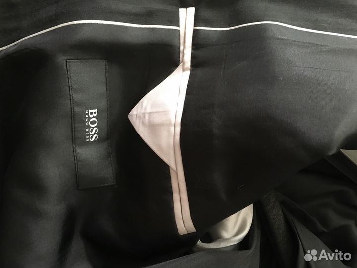 Продам костюм hugo boss