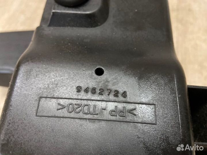 Корпус воздушного фильтра Mitsubishi Colt Z32A