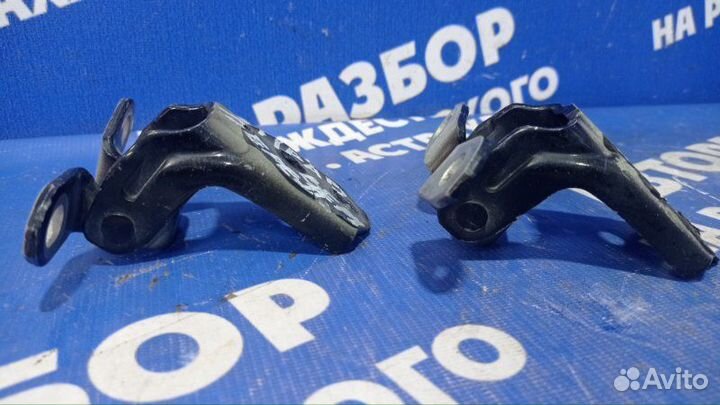 Петля двери Nissan Juke кроссовер 2014