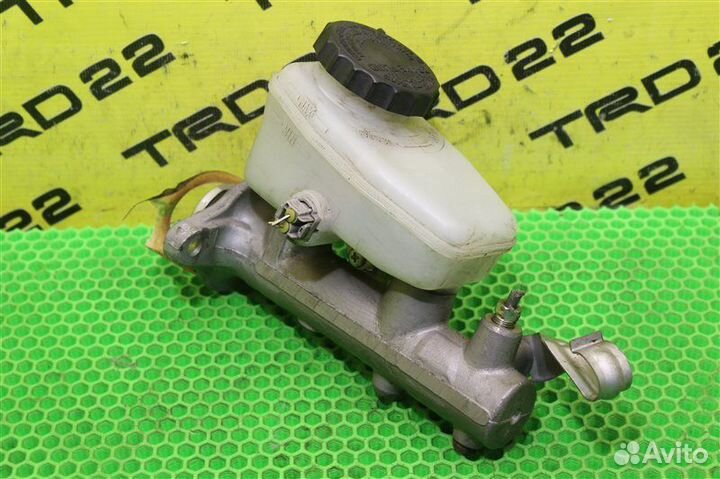 Главный тормозной цилиндр Toyota Altezza GXE10