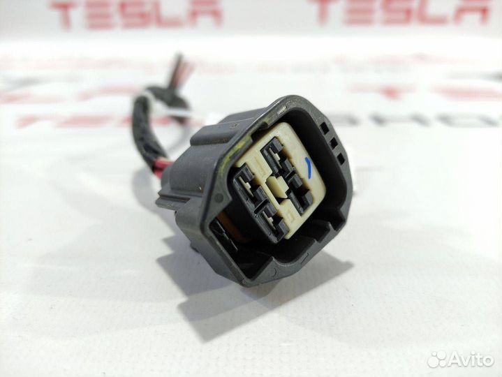 Разъем (фишка) проводки Tesla Model S 2015