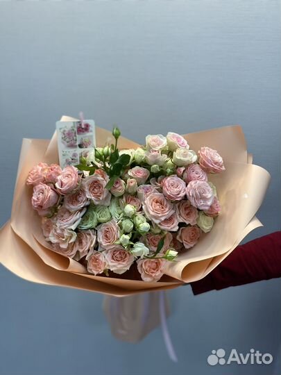 Цветы/букет из кустовых роз