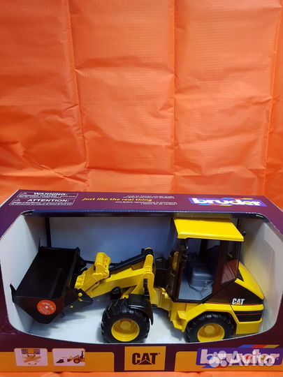 Игрушки Bruder новый трактор погрузчик CAT