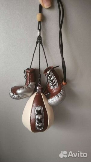 Боксерские перчатки