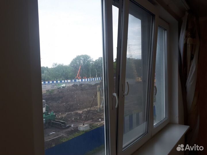 Продам пласиковое 3 створчатое окно б/у