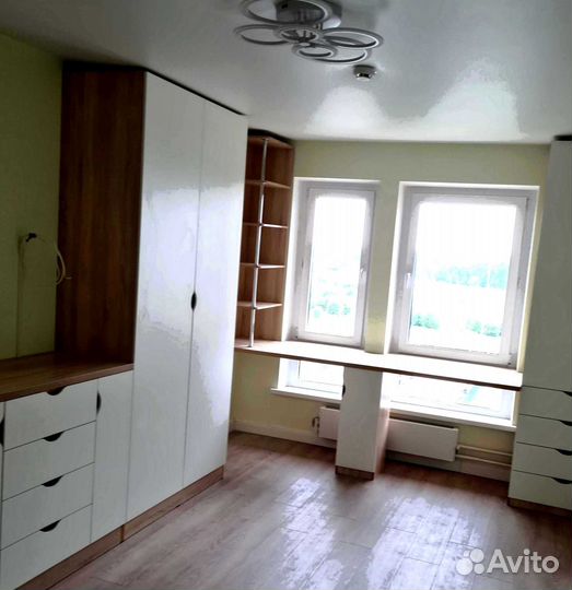 Рабочая зона у окна