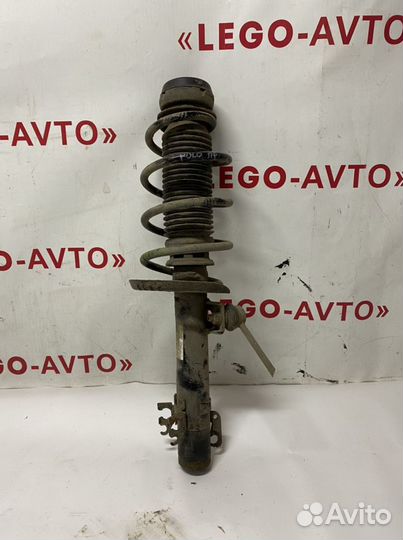Стойка амортизатора Volkswagen Polo передняя права