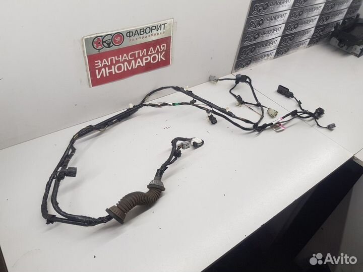 Электропроводка двери багажника (Ford Explorer)