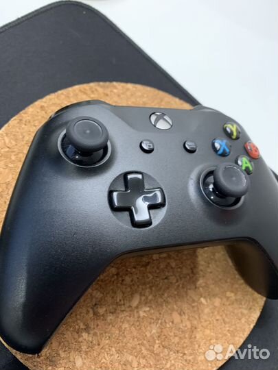 Геймпад Xbox One + беспроводной адаптер