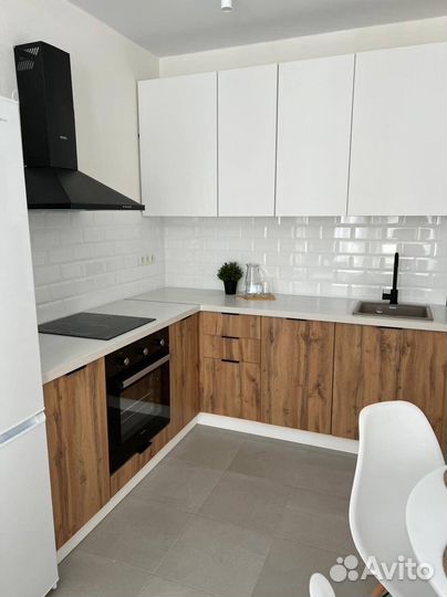 Угловая кухня в наличии