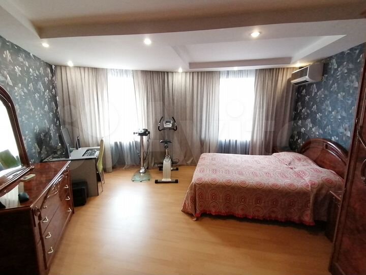 4-к. квартира, 102,4 м², 8/10 эт.