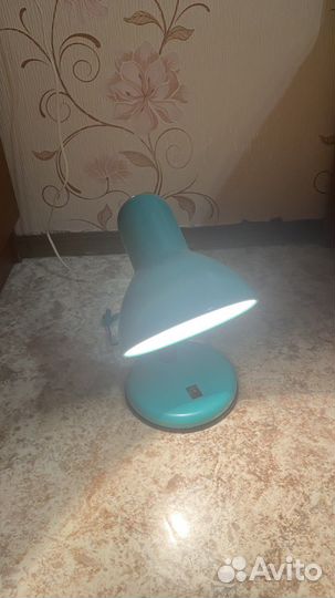 Лампа настольная