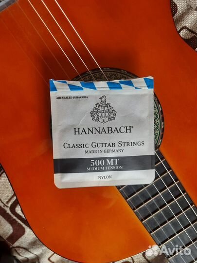 Классическая акустическая гитара 6-струнная