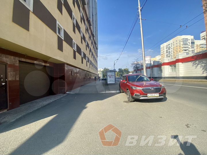 Офис в центре города с парковкой и мокрой точкой