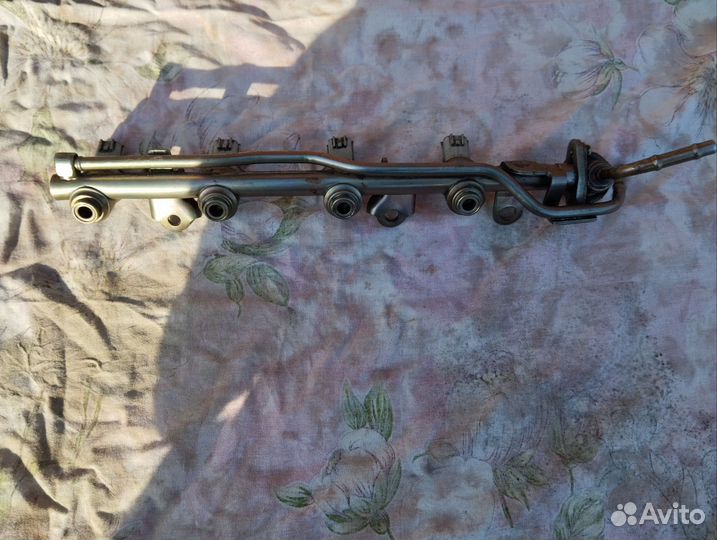 Топливная рампа в сборе Ниссан cube