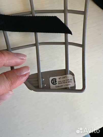 Хоккейный шлем