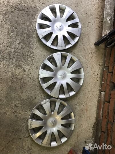 Колпак митсубиси, Mitsubishi