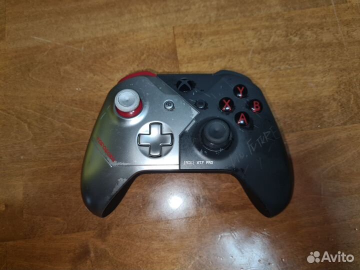 Геймпад Xbox One лимит.версия Cyberpunk 2077