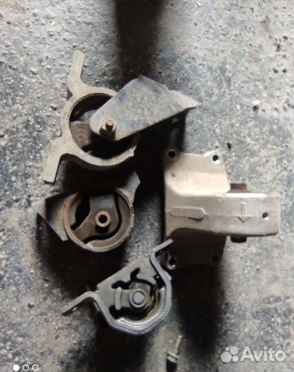 Подушка двигателя Nissan Almera classic B10