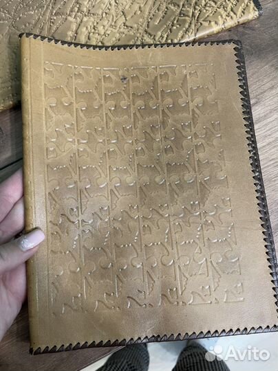 Кожаная обложка