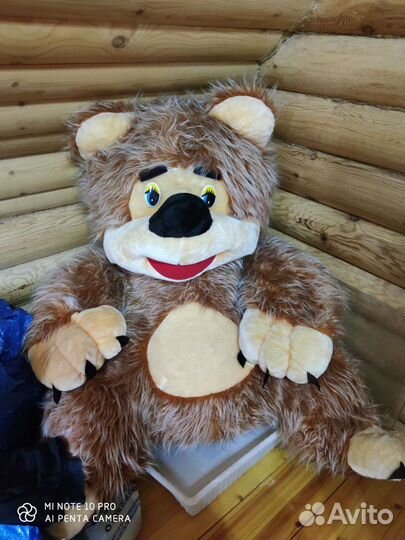 Медведь огромного размера