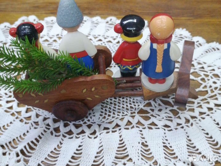 Статуэтки СССР дружба народов