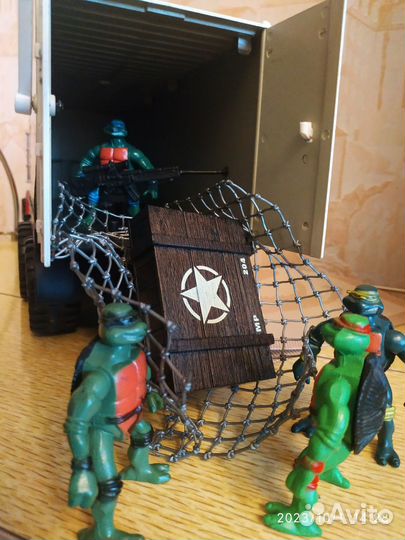 Черепашки ниндзя и грузовик