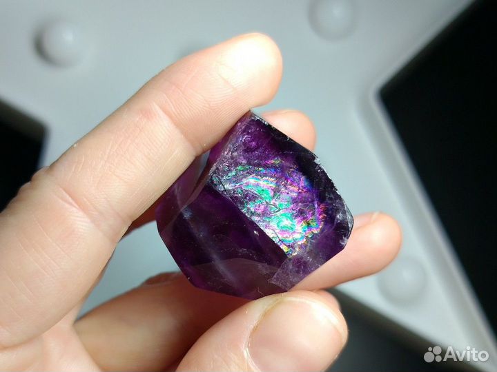 Пурпурный флюорит с радугой - юар